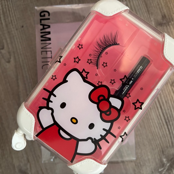 Hello Kitty Glamnetic Lash Set - Picture 2 of 5